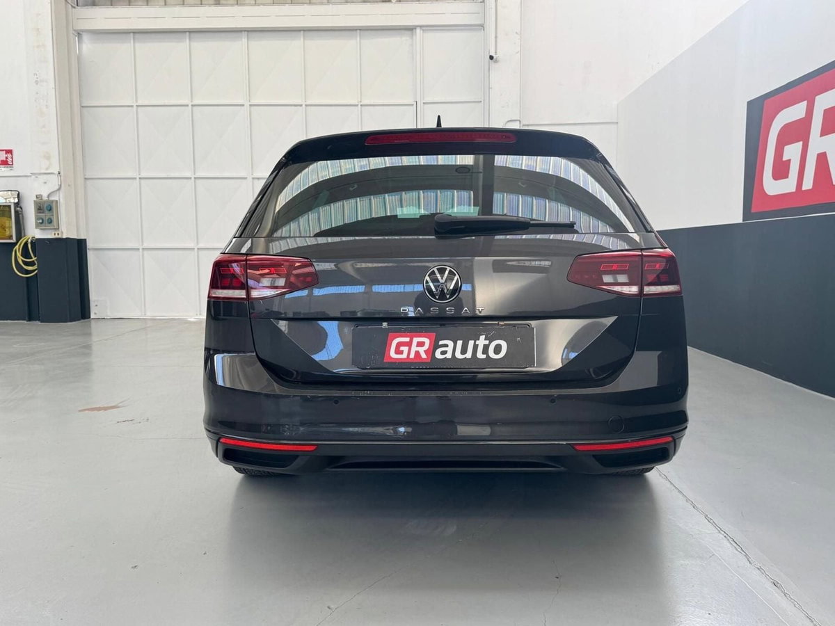 Volkswagen Passat Variant 2.0 TDI Executive BlueMotion Technology (9)