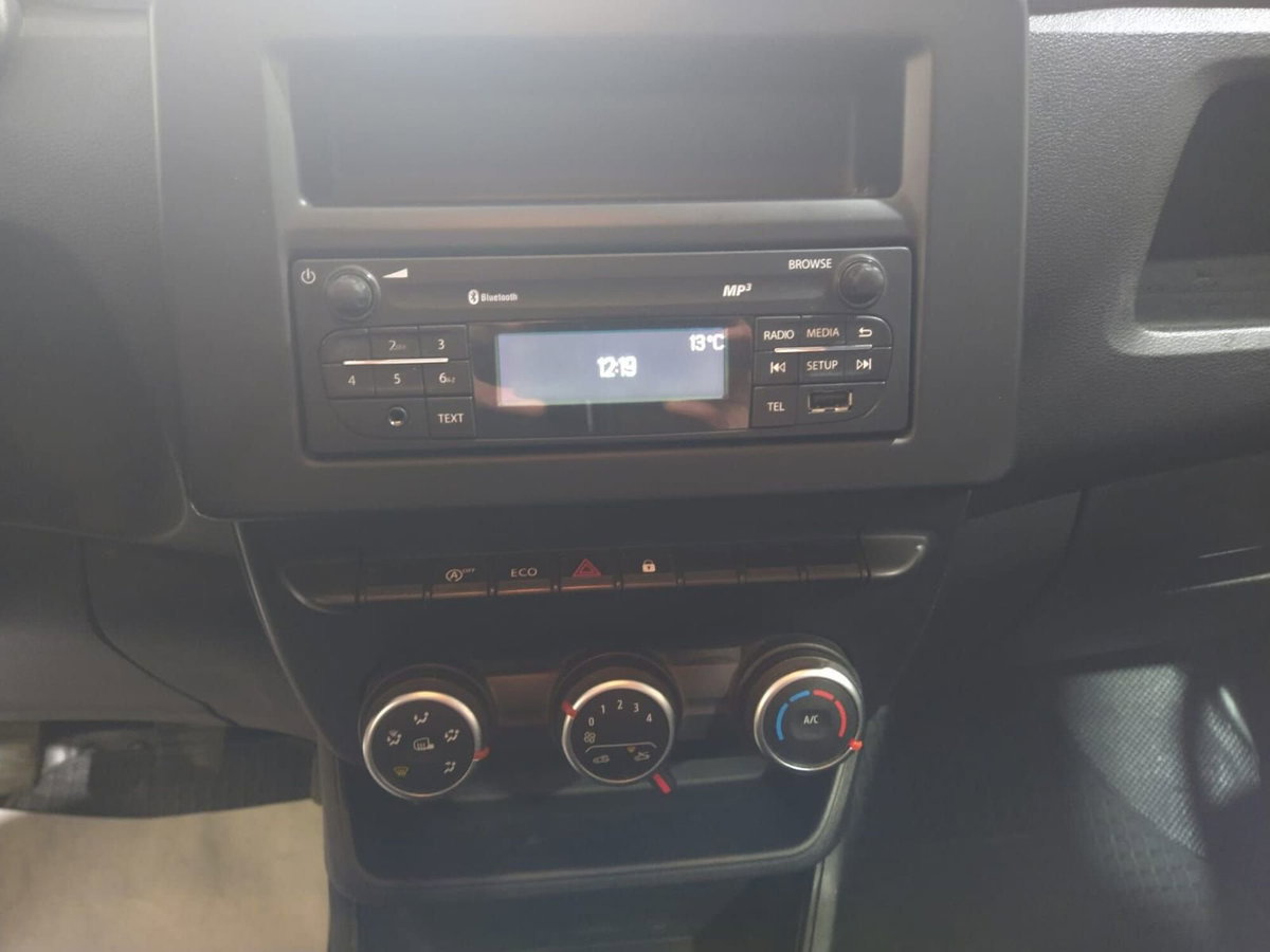 Renault Express van 1.5 Blue dci 95cv (9)