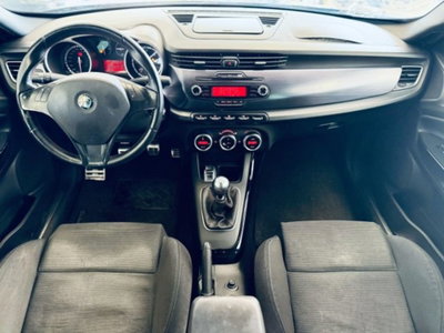 Alfa Romeo Giulietta 2.0 JTDm-2 Distinctive 140cv (10)