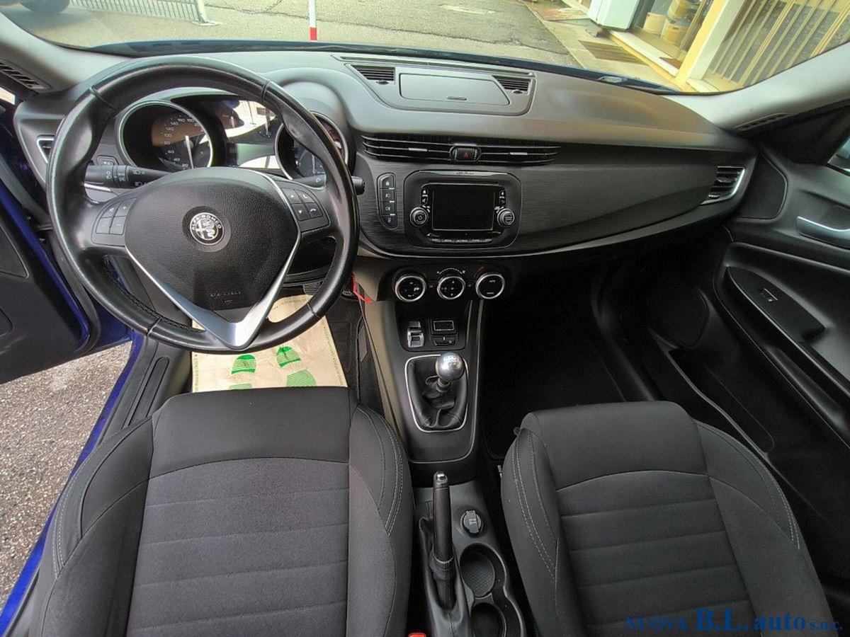 Alfa Romeo Giulietta 1.6 JTDm Super 120cv (10)
