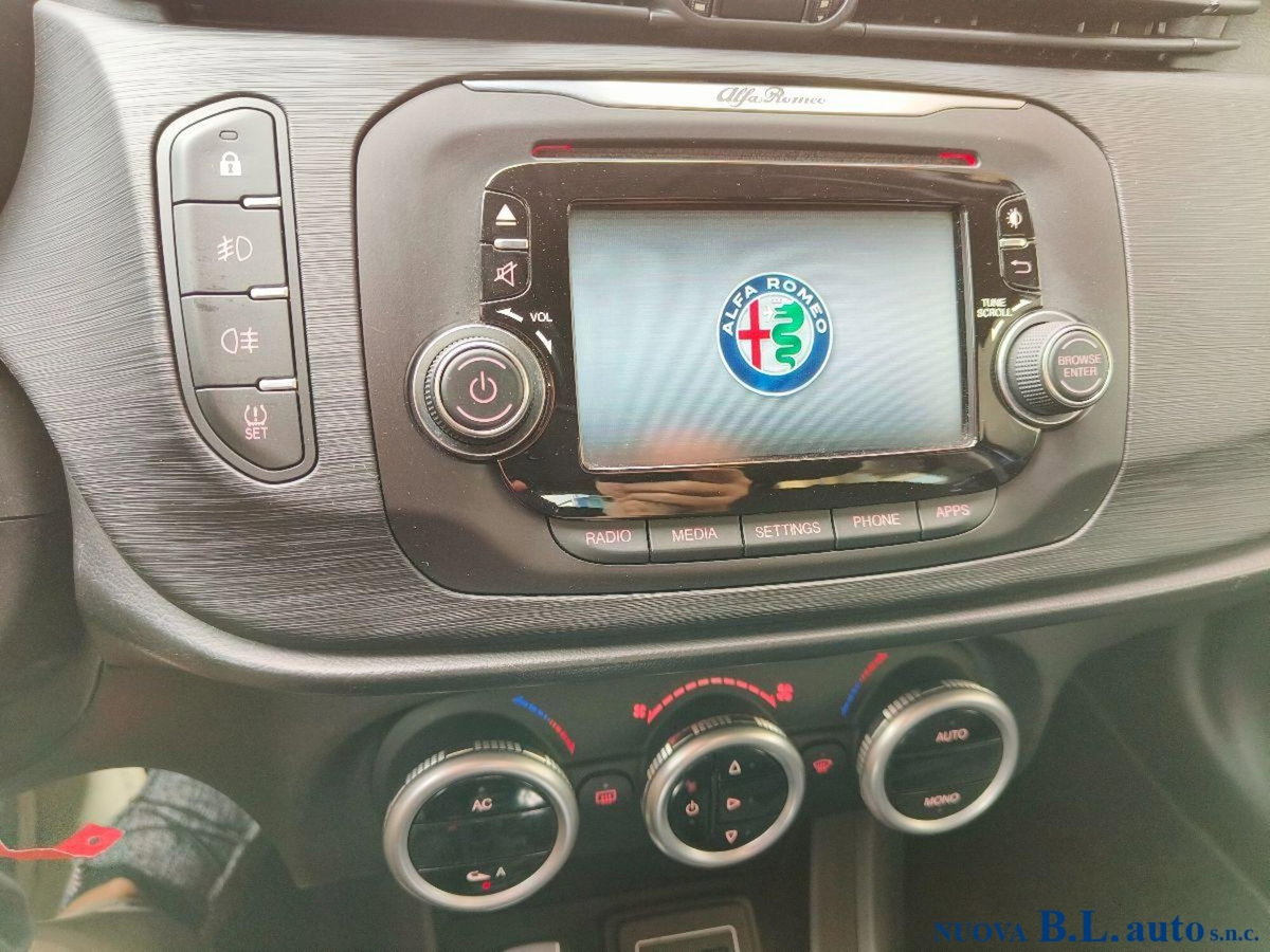 Alfa Romeo Giulietta 1.6 JTDm Super 120cv (12)