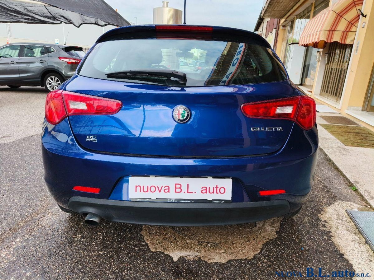 Alfa Romeo Giulietta 1.6 JTDm Super 120cv (4)