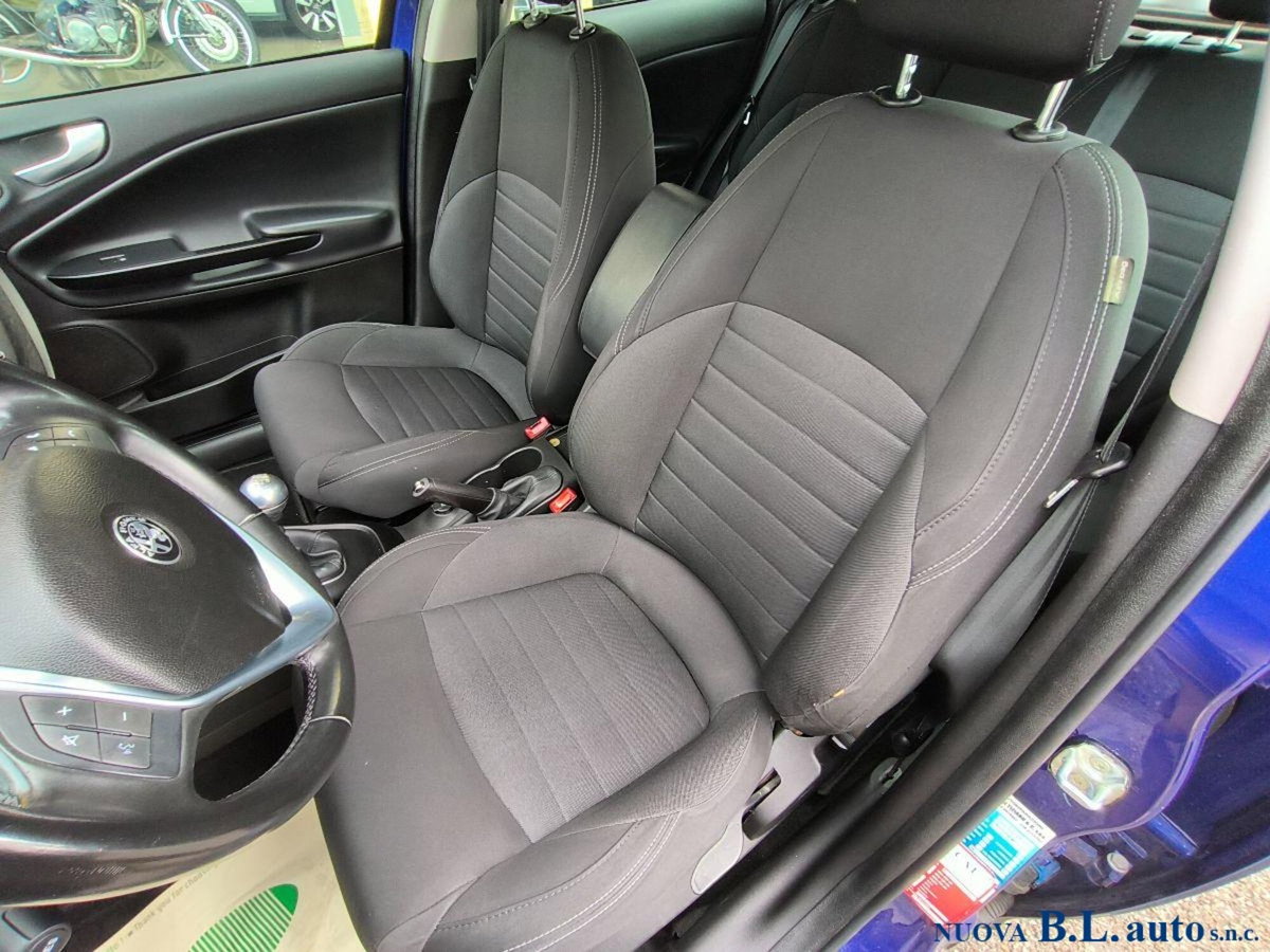 Alfa Romeo Giulietta 1.6 JTDm Super 120cv (7)