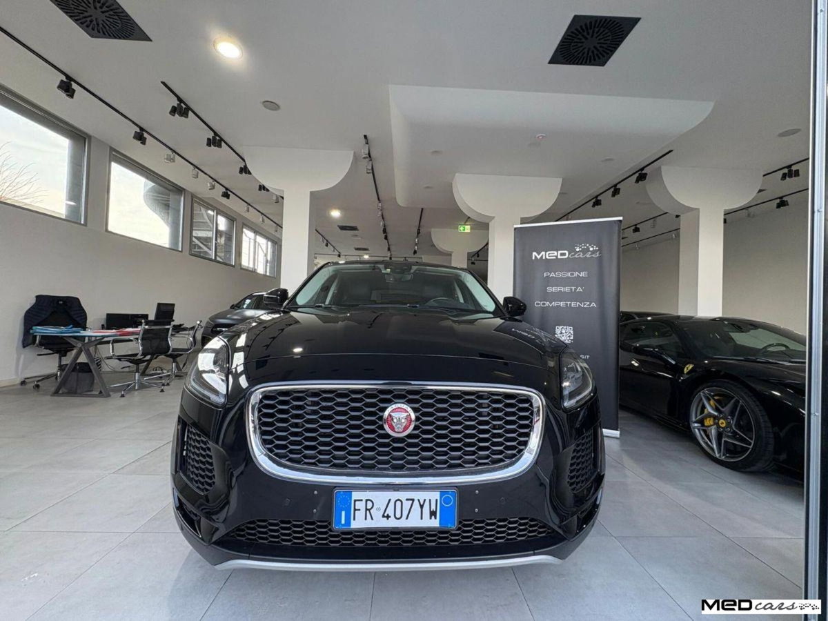 Jaguar E-Pace 2.0D 240 CV AWD aut. SE (4)