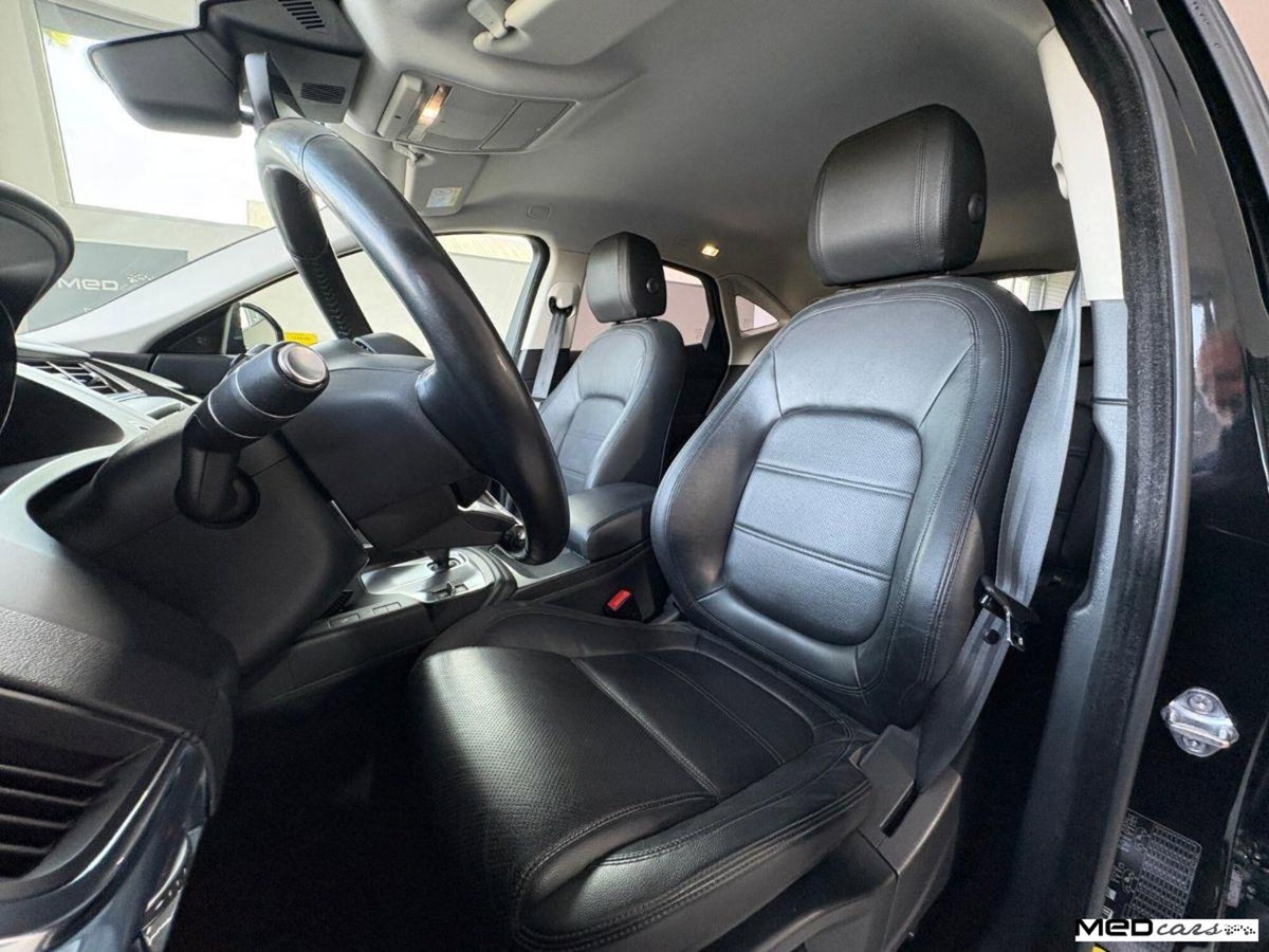 Jaguar E-Pace 2.0D 240 CV AWD aut. SE (9)