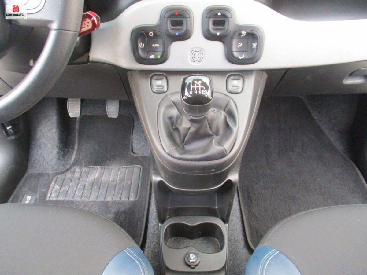 Fiat Panda 1.0 FireFly S&S Hybrid City Cross (11)