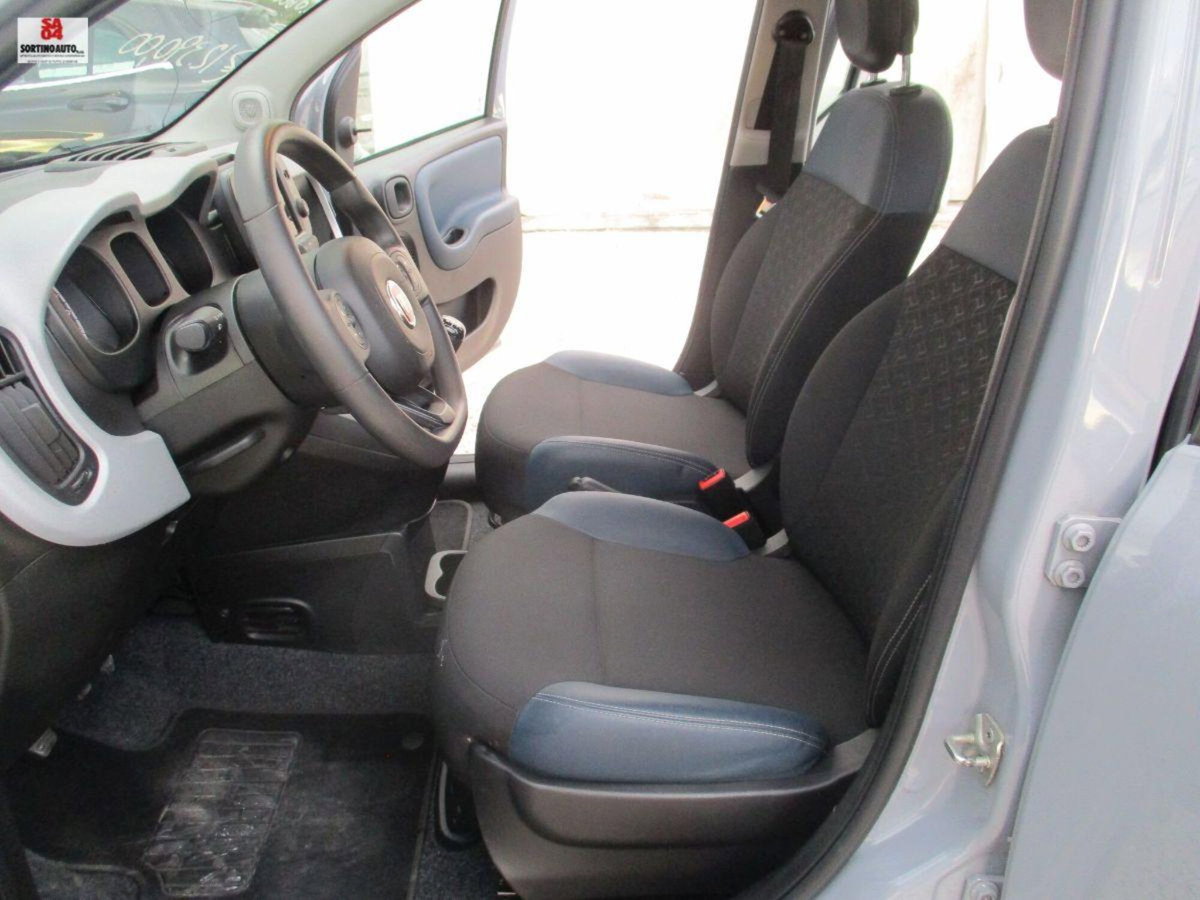Fiat Panda 1.0 FireFly S&S Hybrid City Cross (12)