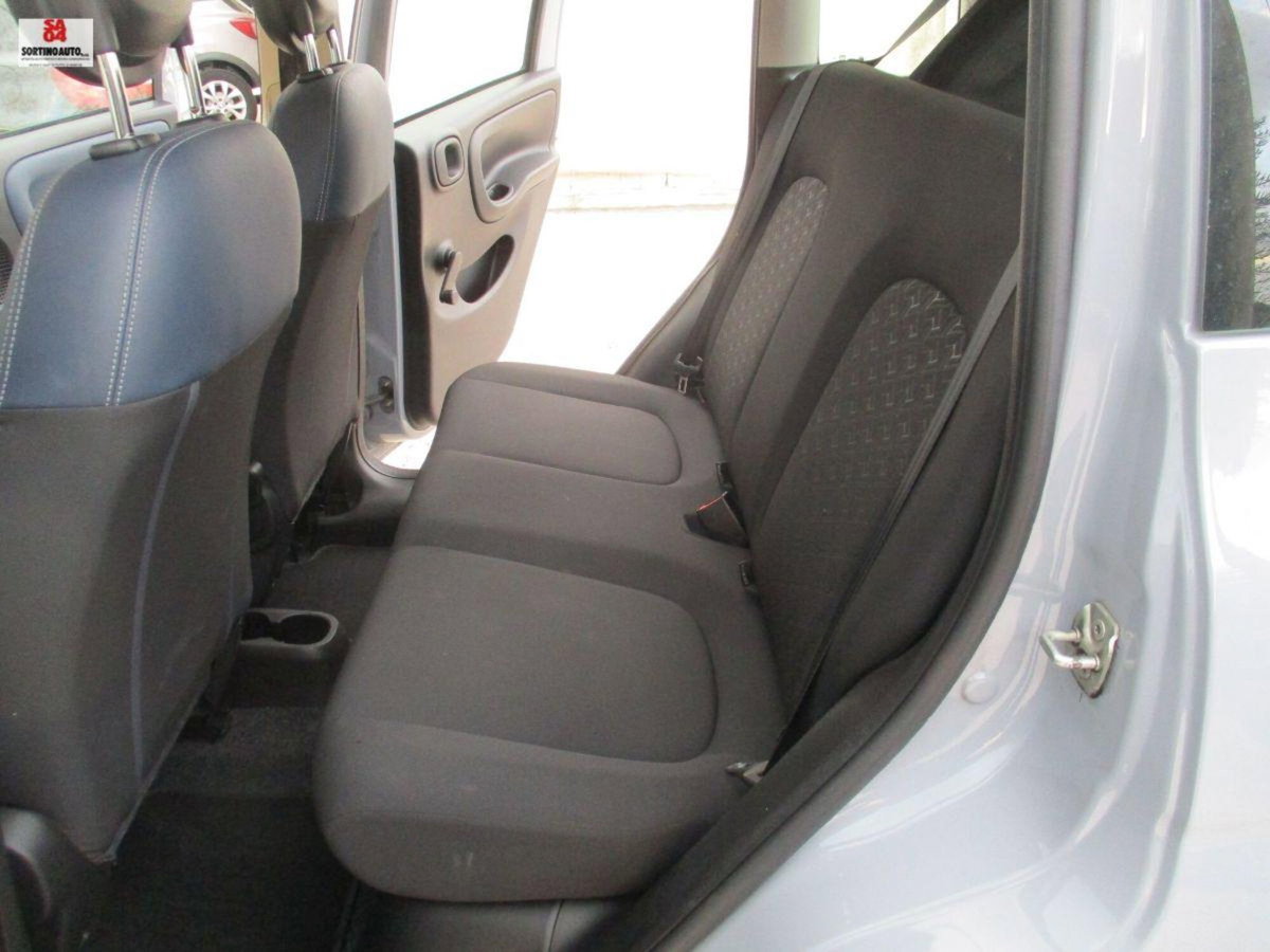 Fiat Panda 1.0 FireFly S&S Hybrid City Cross (13)