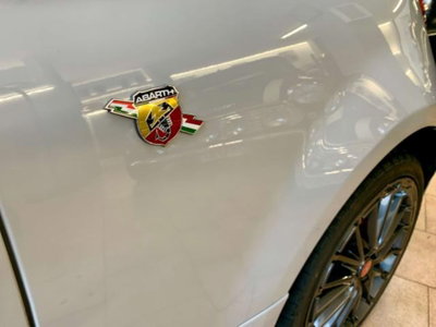 Abarth 695 1.4 t-jet Competizione 180cv (10)