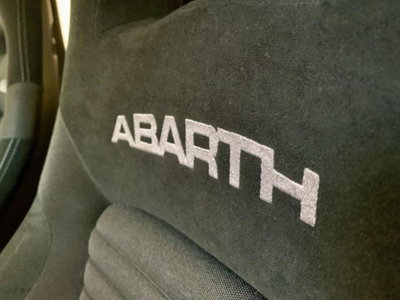 Abarth 695 1.4 t-jet Competizione 180cv (13)