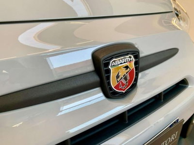 Abarth 695 1.4 t-jet Competizione 180cv (8)