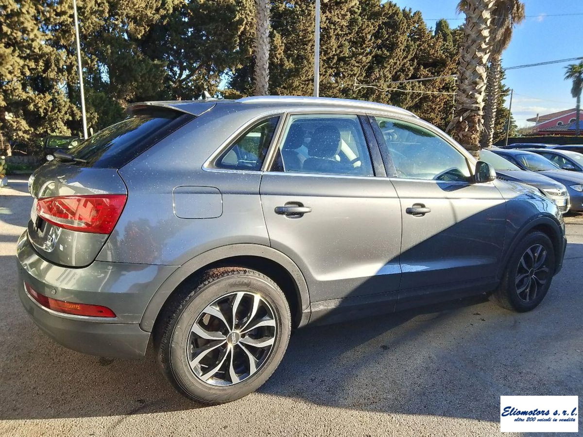 Audi Q3 2.0 TDI 150 CV Business (10)