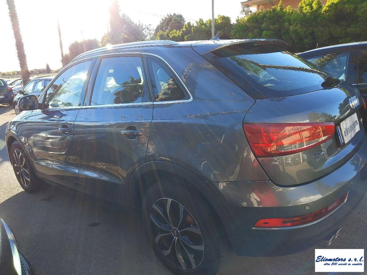 Audi Q3 2.0 TDI 150 CV Business (4)