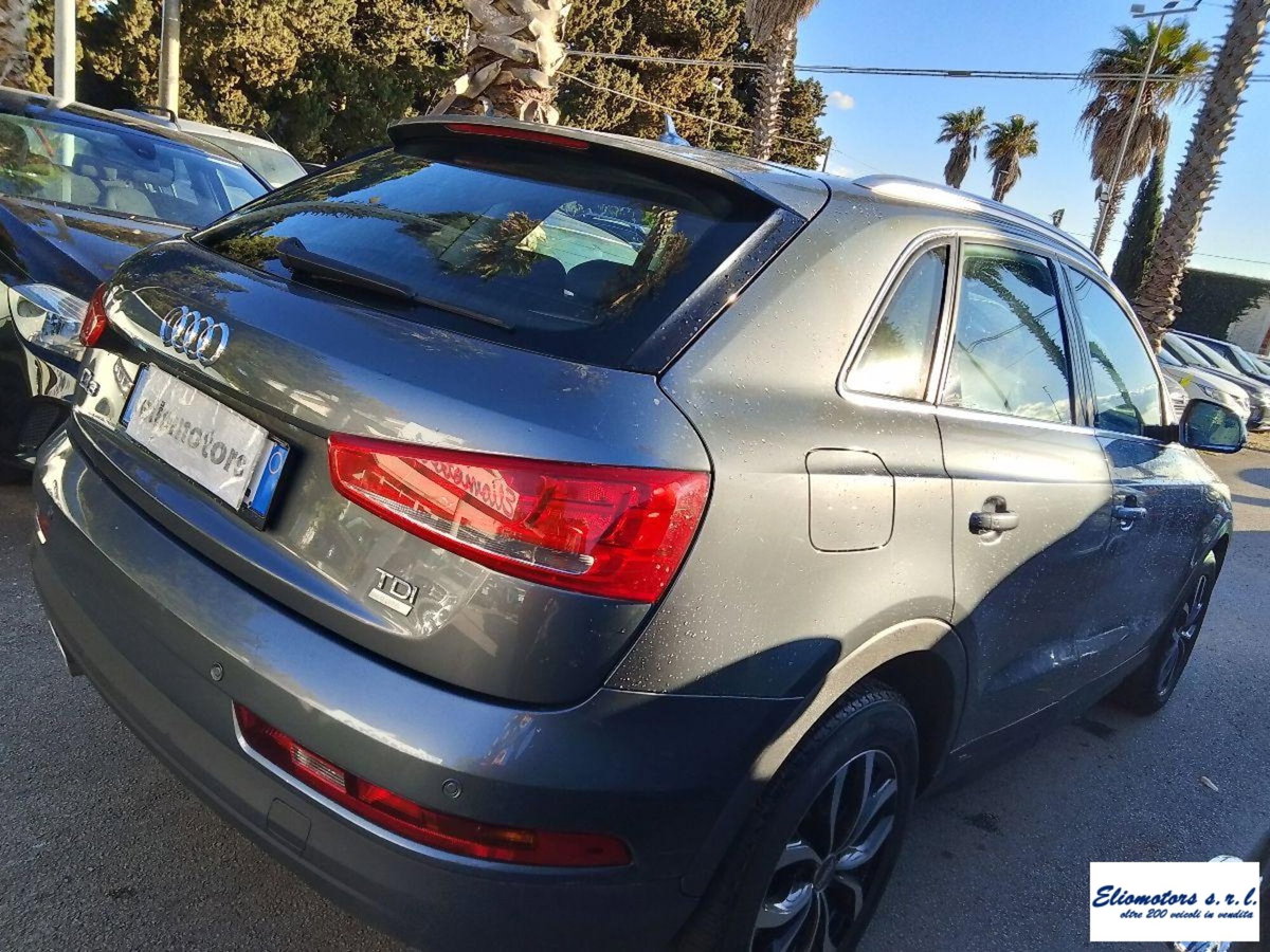 Audi Q3 2.0 TDI 150 CV Business (5)
