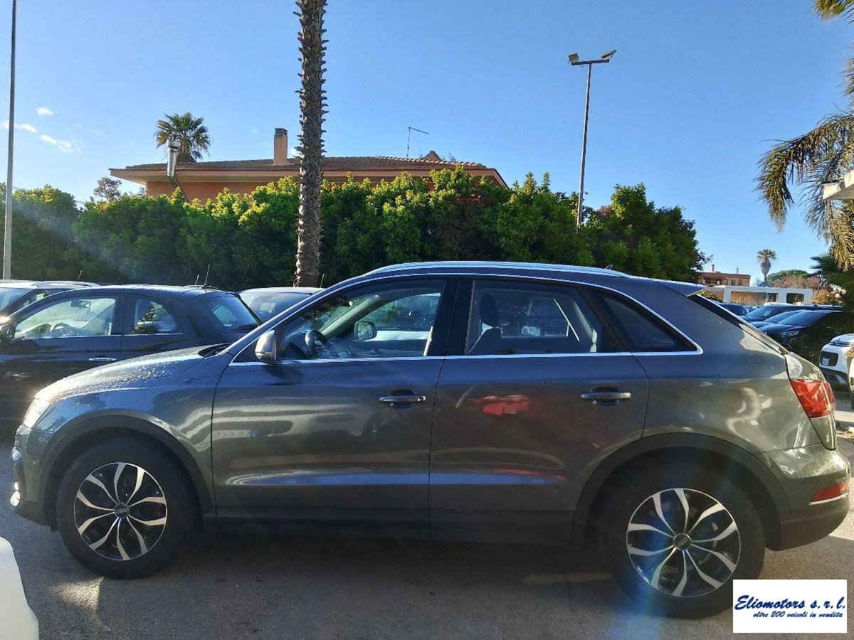 Audi Q3 2.0 TDI 150 CV Business (8)
