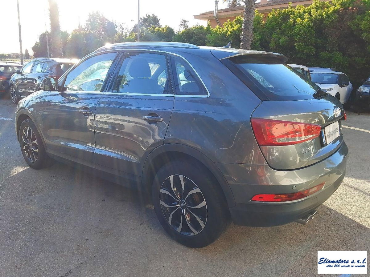 Audi Q3 2.0 TDI 150 CV Business (9)