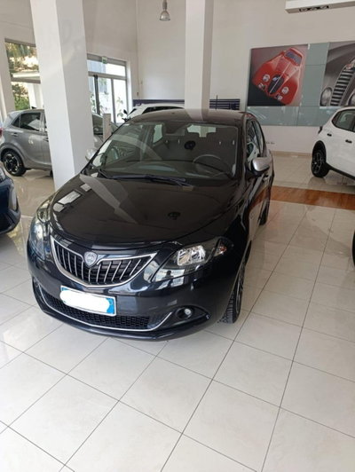 Lancia Ypsilon 1.0 FireFly 5 porte S&S Hybrid Ecochic Gold usata