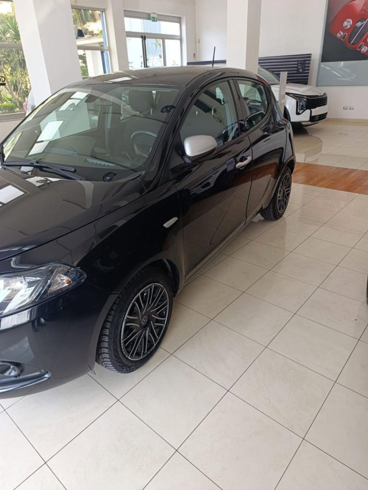 Lancia Ypsilon 1.0 FireFly 5 porte S&S Hybrid Ecochic Gold (2)