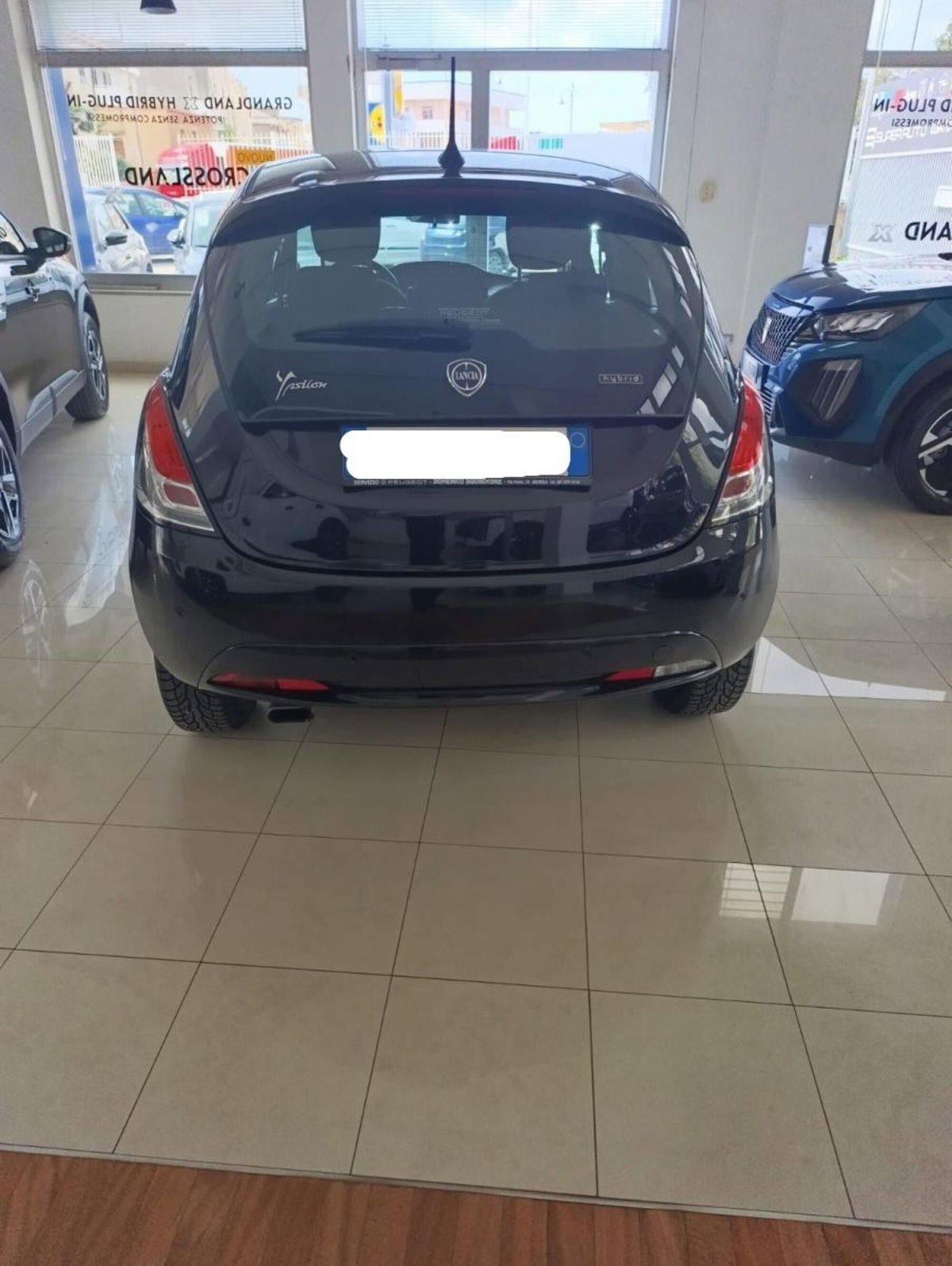Lancia Ypsilon 1.0 FireFly 5 porte S&S Hybrid Ecochic Gold (3)