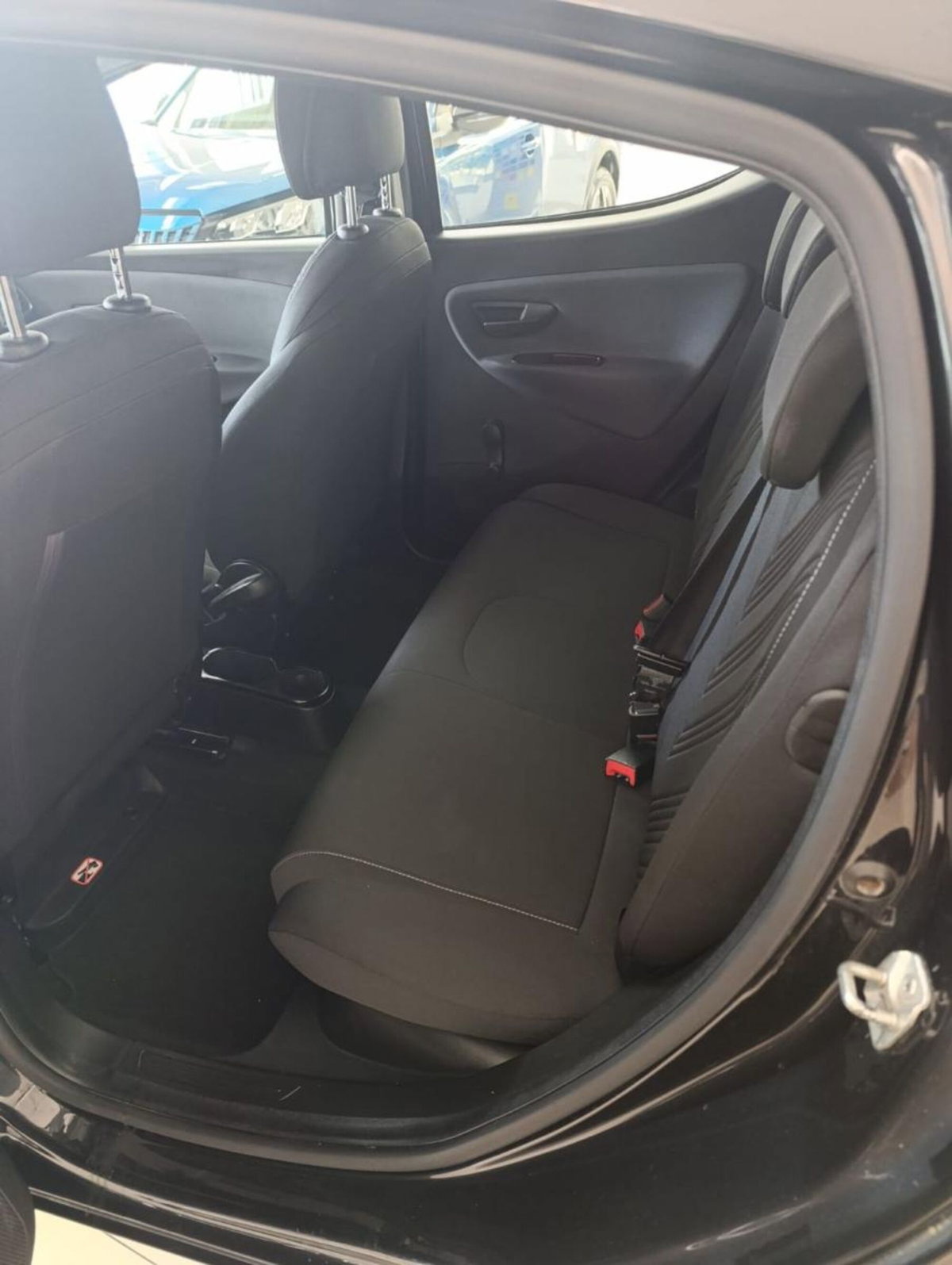 Lancia Ypsilon 1.0 FireFly 5 porte S&S Hybrid Ecochic Gold (4)
