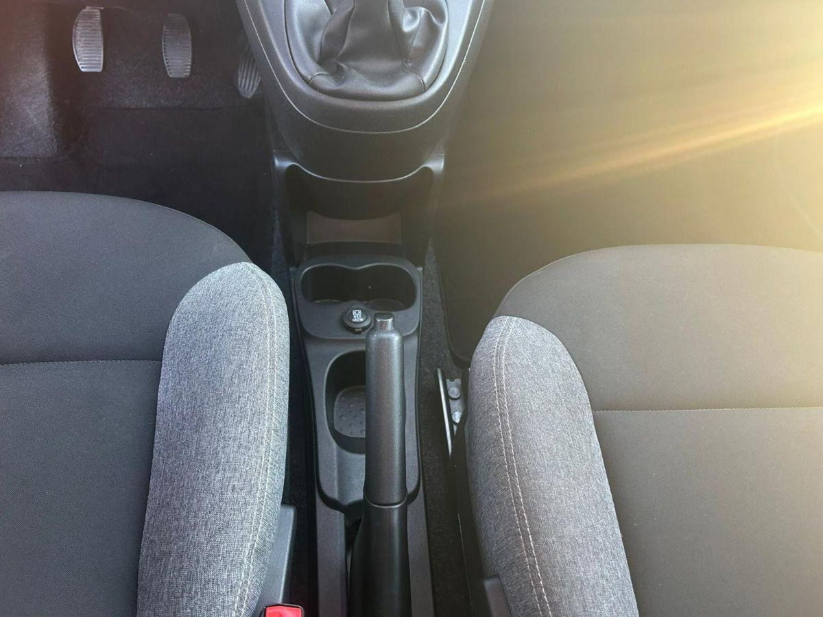 Fiat Panda 1.0 FireFly S&S Hybrid City Cross (13)