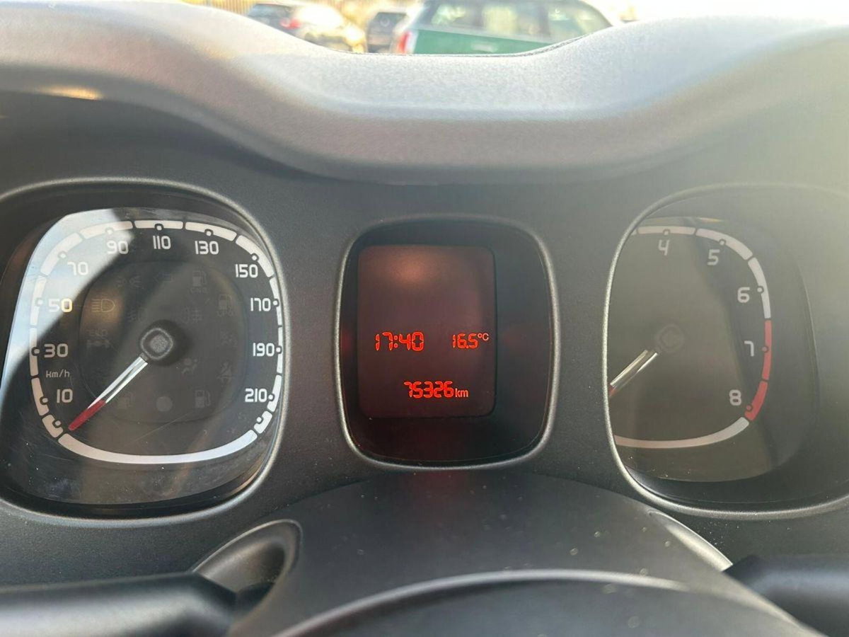 Fiat Panda 1.0 FireFly S&S Hybrid City Cross (15)