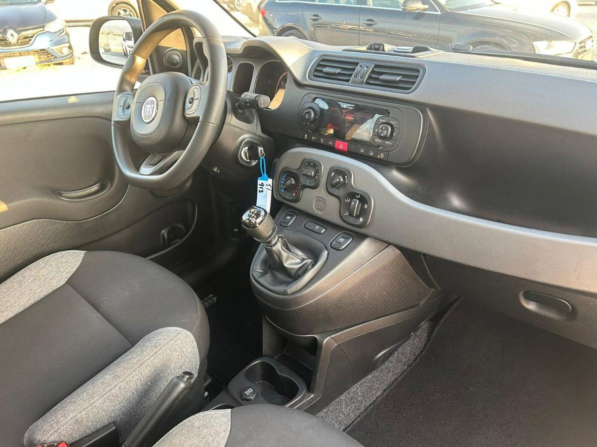 Fiat Panda 1.0 FireFly S&S Hybrid City Cross (8)