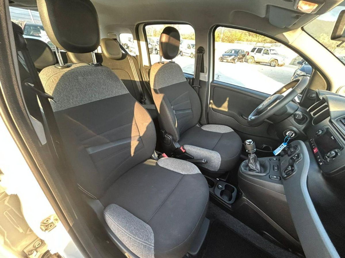 Fiat Panda 1.0 FireFly S&S Hybrid City Cross (9)
