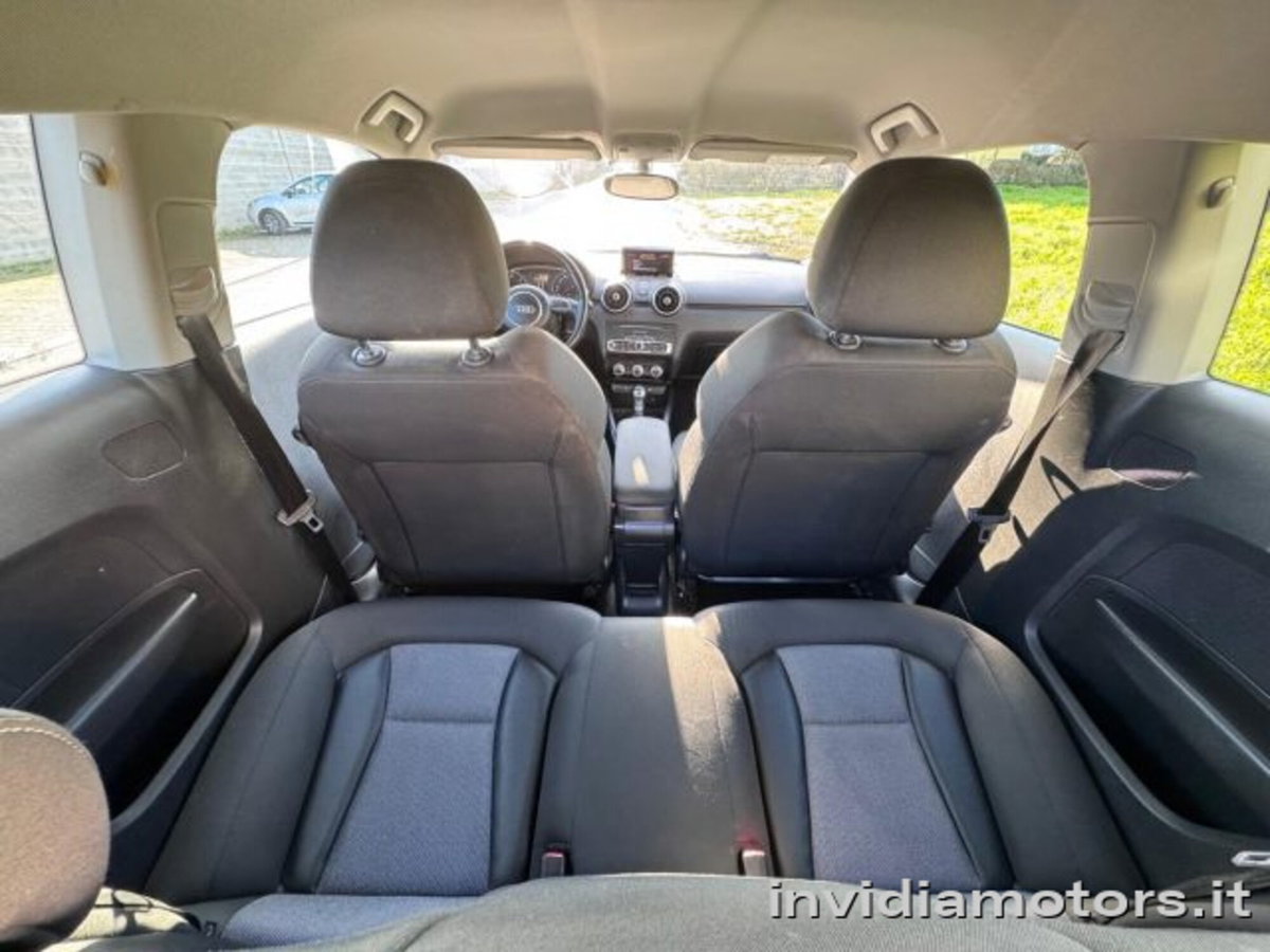 Audi A1 1.6 TDI 116 CV Sport (10)