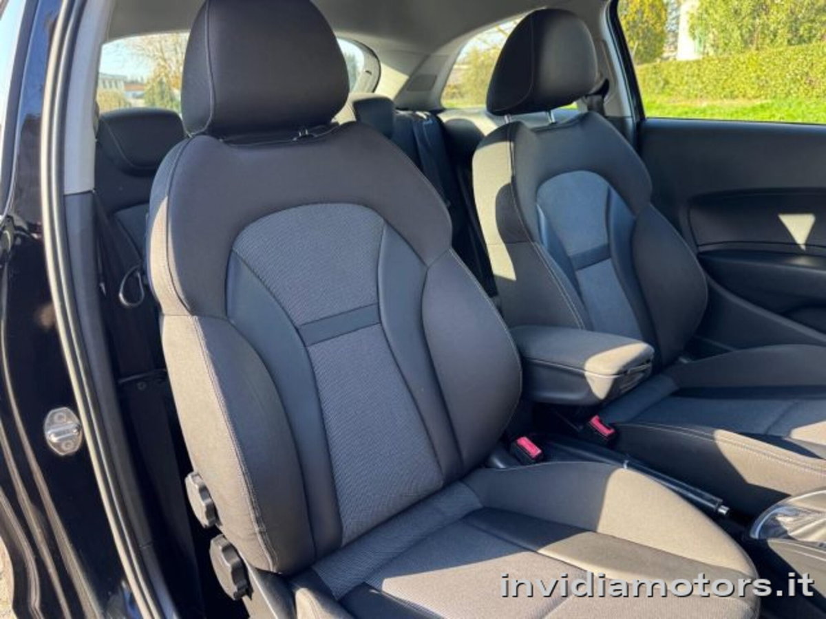 Audi A1 1.6 TDI 116 CV Sport (11)