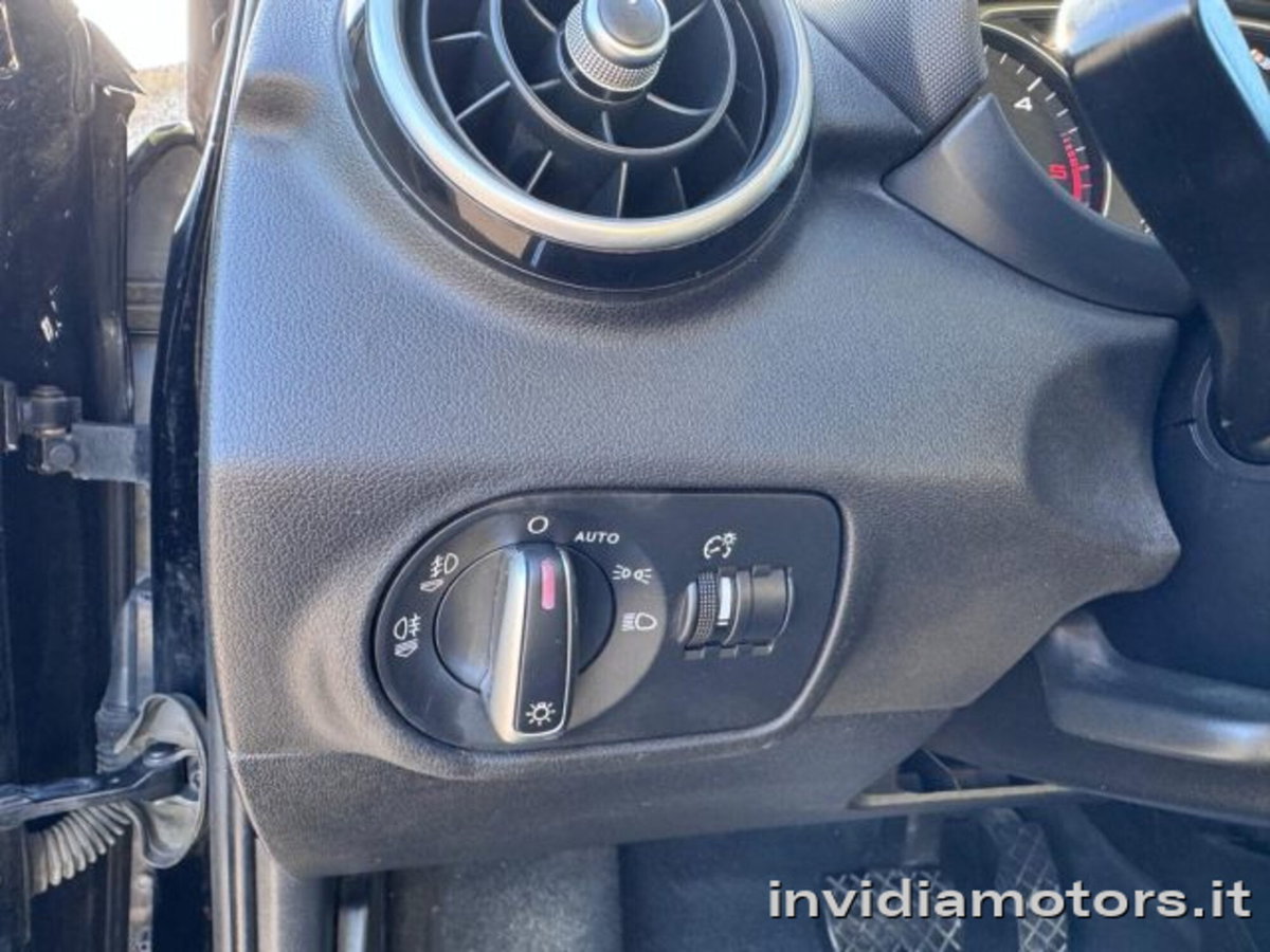 Audi A1 1.6 TDI 116 CV Sport (15)