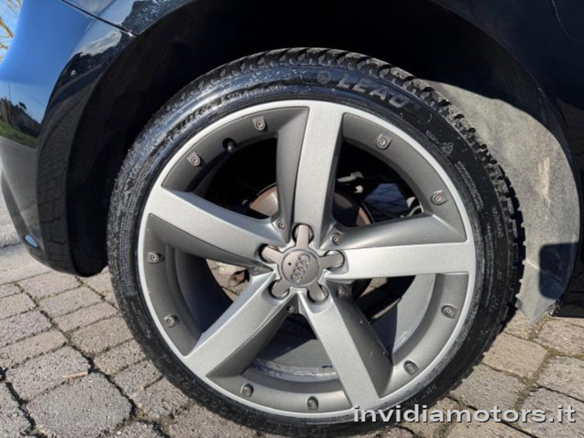 Audi A1 1.6 TDI 116 CV Sport (16)