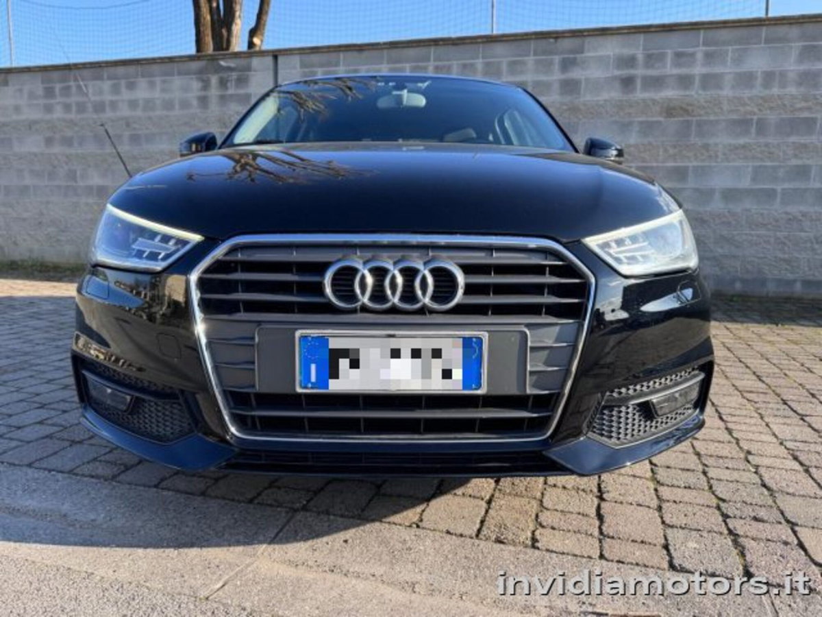 Audi A1 1.6 TDI 116 CV Sport (2)