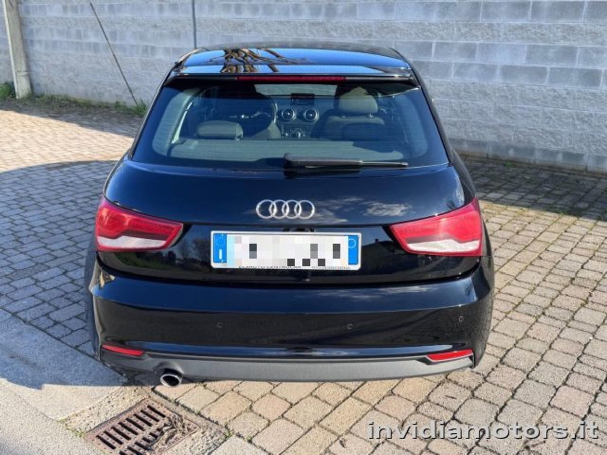 Audi A1 1.6 TDI 116 CV Sport (4)