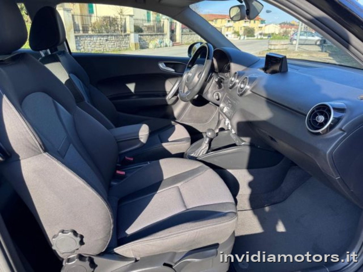 Audi A1 1.6 TDI 116 CV Sport (8)