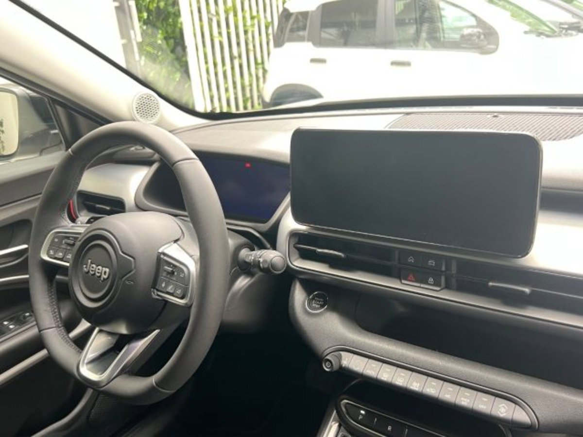 Jeep Avenger 1.2 turbo Summit fwd 100cv (10)