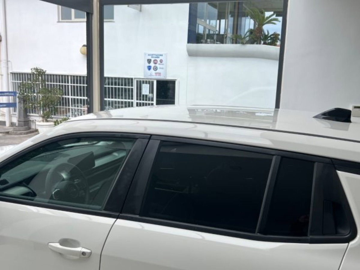 Jeep Avenger 1.2 turbo Summit fwd 100cv (9)