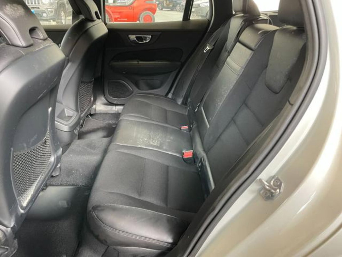Volvo V60 D3 Geartronic Business (11)
