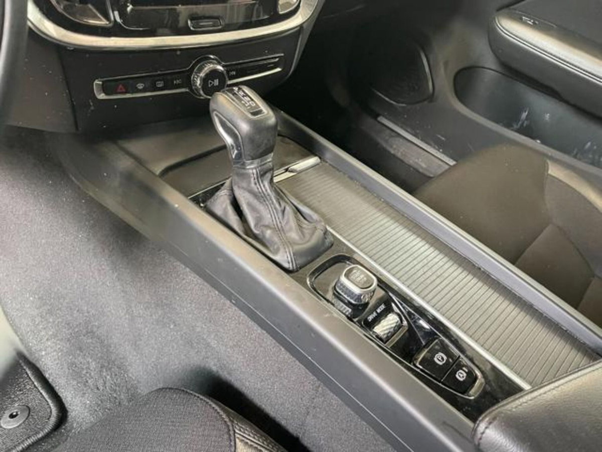 Volvo V60 D3 Geartronic Business (16)