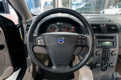 Volvo C70 2.4 20V 140 CV Geartronic Kinetic (11)