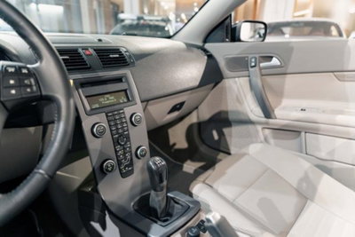 Volvo C70 2.4 20V 140 CV Geartronic Kinetic (13)