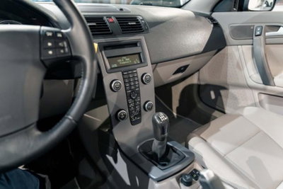 Volvo C70 2.4 20V 140 CV Geartronic Kinetic (16)