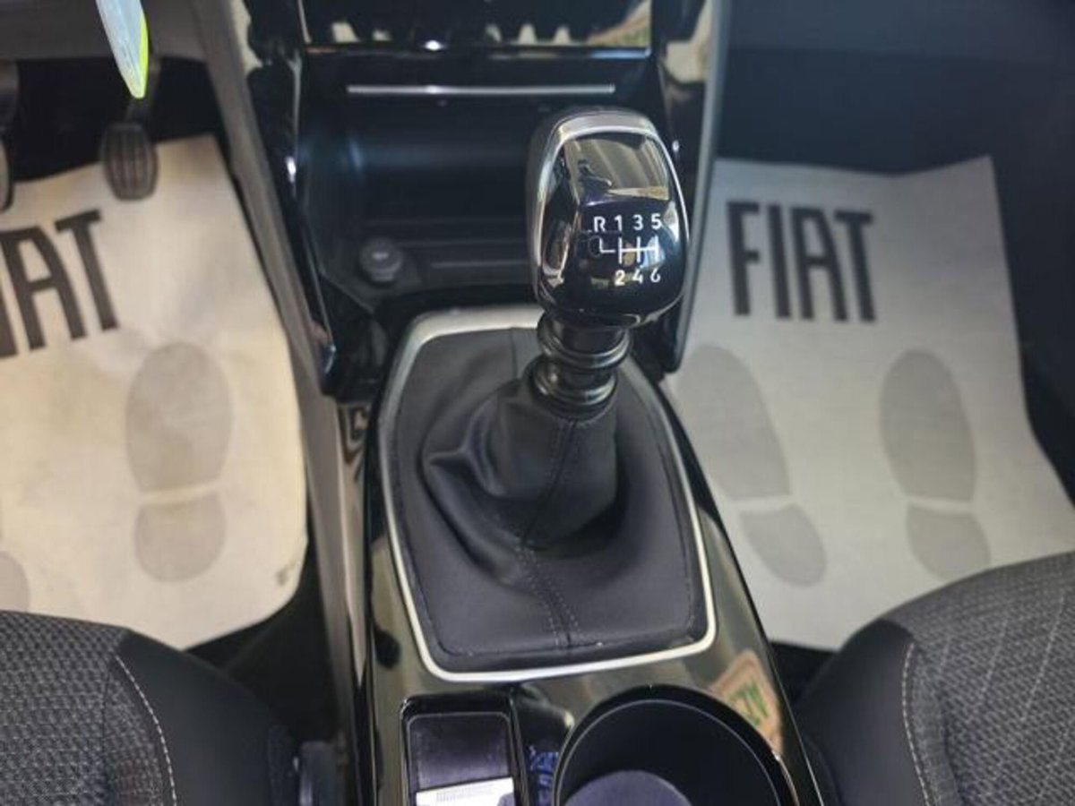 Peugeot 2008 PureTech 100 S&S Allure (17)