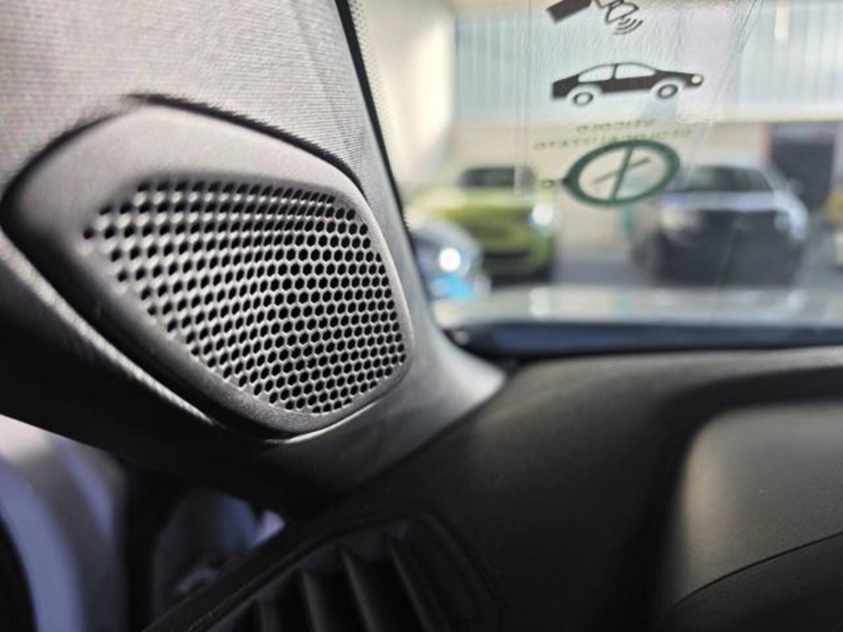 Peugeot 2008 PureTech 100 S&S Allure (18)