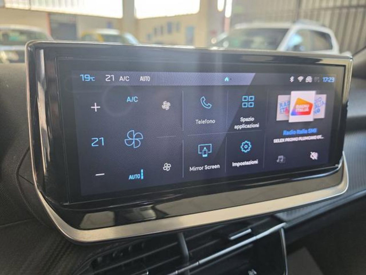 Peugeot 2008 PureTech 100 S&S Allure (19)