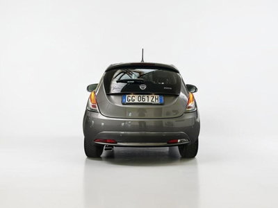 Lancia Ypsilon 1.0 FireFly 5 porte S&S Hybrid Ecochic Gold (4)