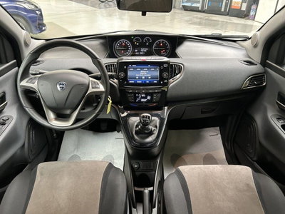 Lancia Ypsilon 1.0 FireFly 5 porte S&S Hybrid Ecochic Gold (8)