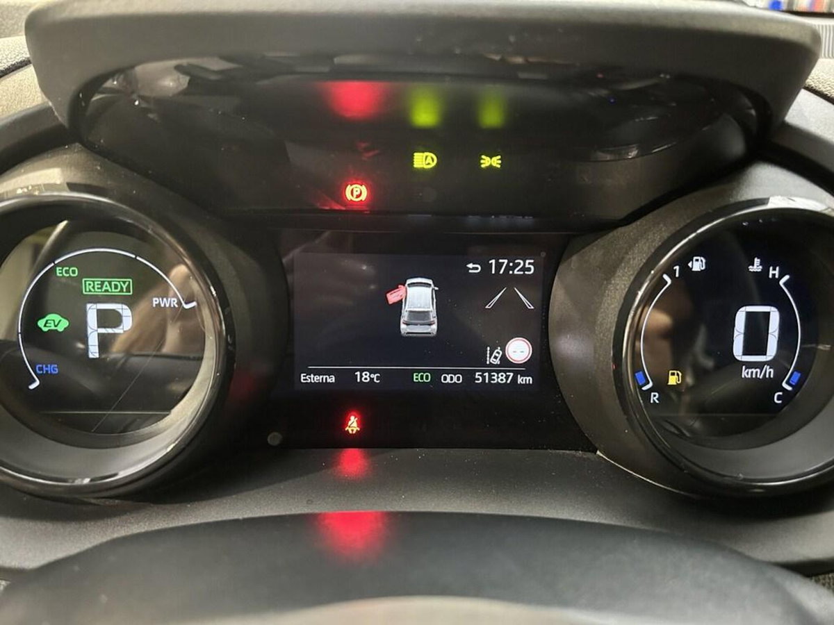 Toyota Yaris 1.5 Hybrid 5 porte Lounge (10)