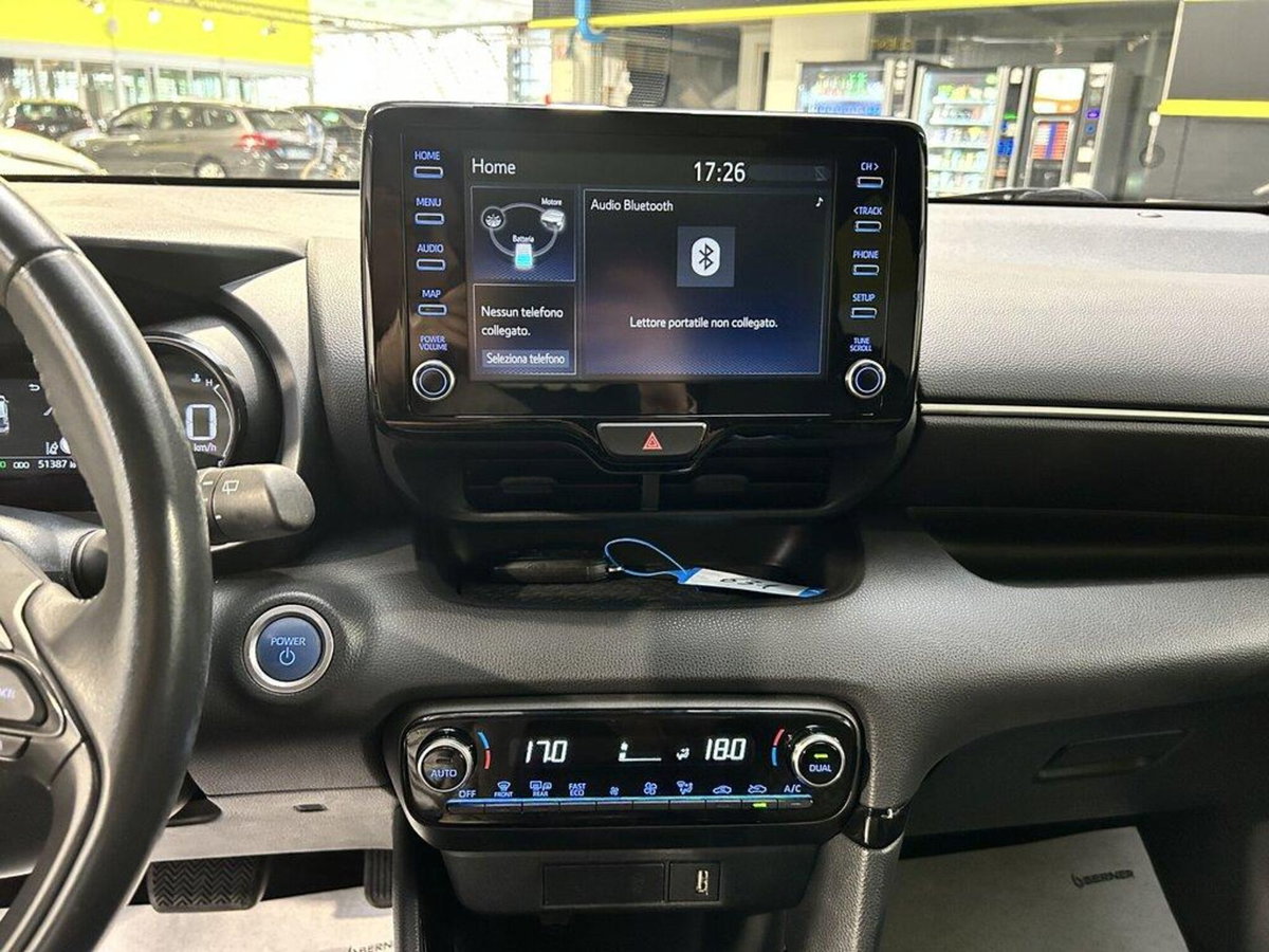 Toyota Yaris 1.5 Hybrid 5 porte Lounge (15)