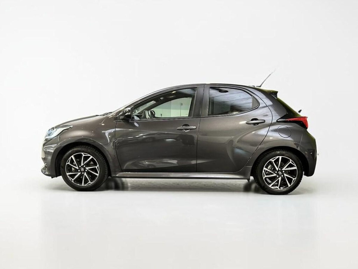 Toyota Yaris 1.5 Hybrid 5 porte Lounge (6)